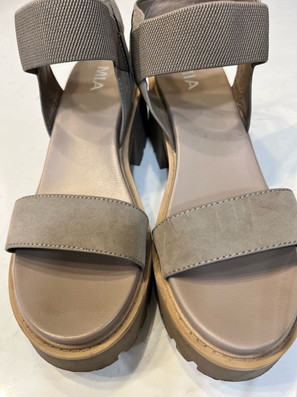 MÍA Seña Platform Sandal Chunky Lug Sole size 10